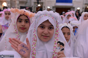مراسم جشن فرزندان به تکلیف رسیده کارکنان سپاه در حرم مطهر امام خمینی (س)