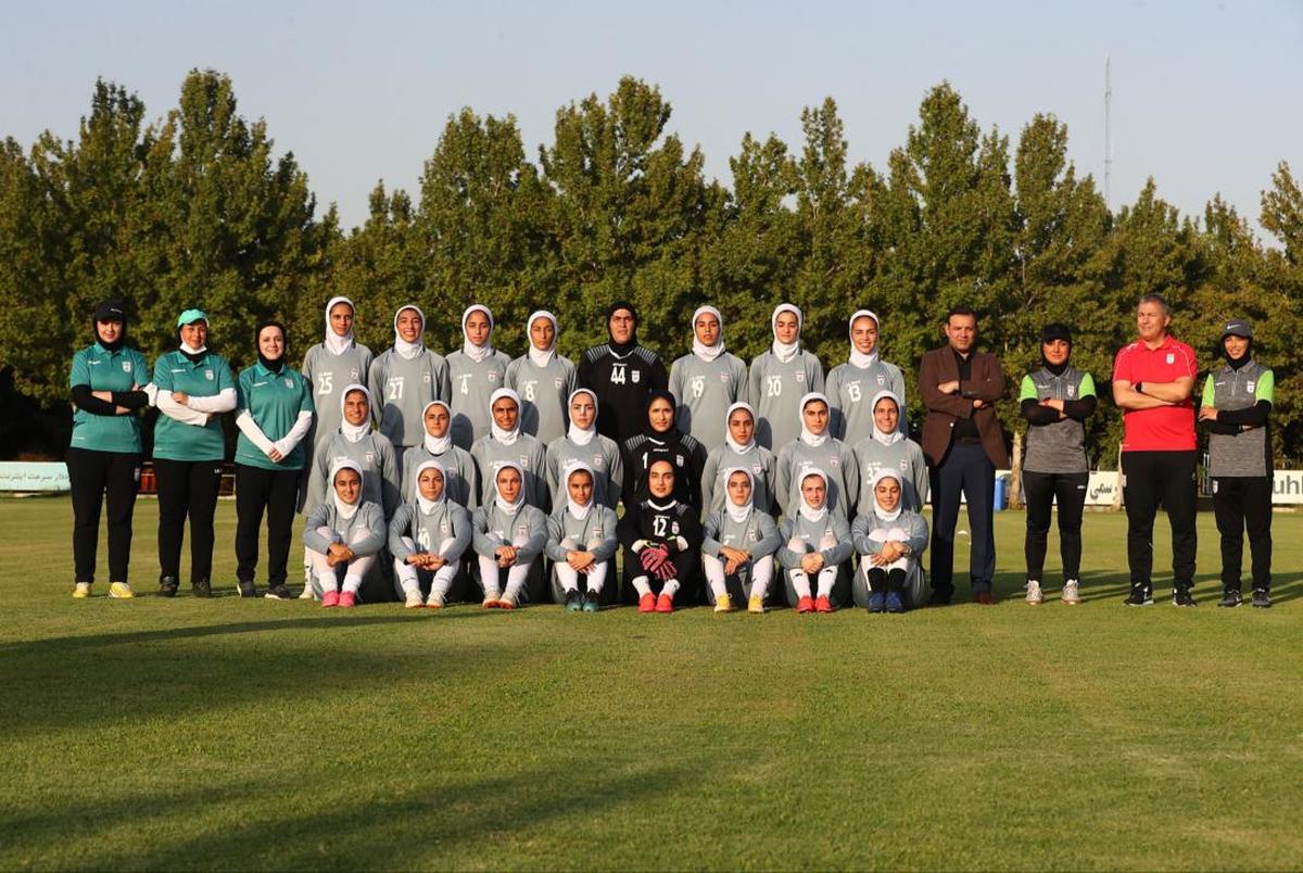 اسکوچیچ در جمع تیم ملی زنان: فوتبال یک رشته مردانه است ولی ...