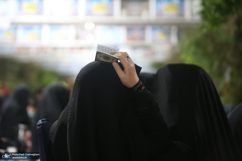 مراسم احیای شب بیست و سوم ماه رمضان در گلزار شهدای قم