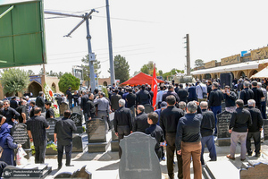 مراسم خاکسپاری سیدعلی صنیع خانی در بهشت زهرا (س) تهران