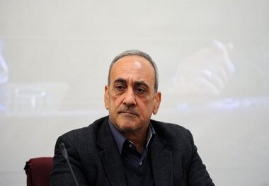 حضور گرشاسبی در ورزشگاه آزادی/ بازیکن فولاد تشویق شد