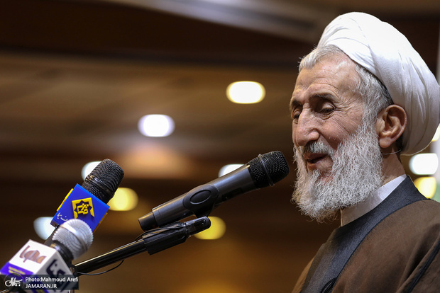 چشم های باز بعد از مرگ و چند سوال