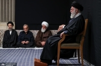 تصاویری از مراسم عزاداری شام شهادت حضرت زهرا(س) با حضور حضرت آیت‌الله خامنه‌ای  (4)