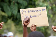 شورش دانش آموزان در یک کشور آفریقایی و دخالت ارتش برای سرکوبشان