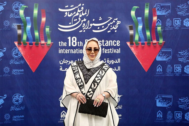 ادای احترام بهنوش بختیاری به شهدا در جشنواره «مقاومت»
