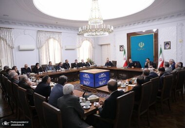 پزشکیان با بازاری ها جلسه گذاشت + عکس