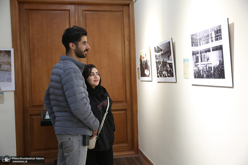 بازدید رئیس موسسه تنظیم و نشر آثار امام خمینی (س) از نمایشگاه عکس «امام دل‌ها‎»  و گذر فرهنگی هفته بر آستان آفتاب