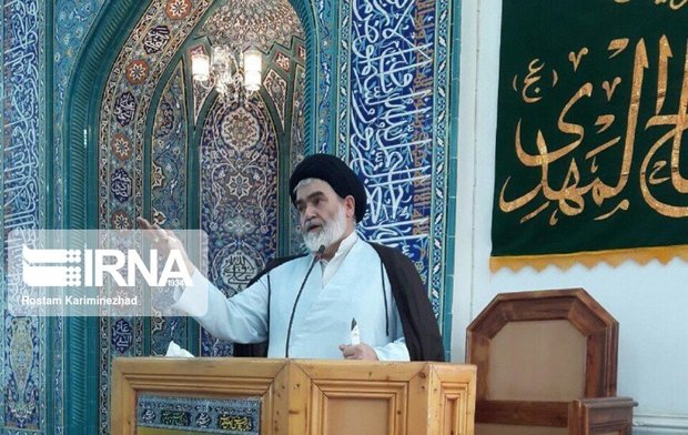 امام جمعه چابهار: نیروی انتظامی امین و پناهگاه مردم است