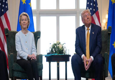 اتحادیه اروپا باید در برابر ترامپ بایستد