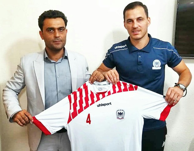 دروازه بان گرجستانی با شاهین بوشهر قرارداد بست +عکس
