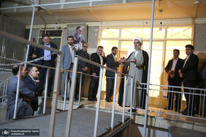بازدید جمعی از شرکت کنندگان نشست تخصصی مسئولین وکارشناسان دیرخانه شورای فرهنگ عمومی استانها از بیت امام خمینی (س) در جماران