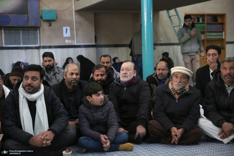 بازدید جمعی از گردشگران کشور پاکستان از بیت امام خمینی از جماران