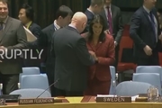 دست دادن متفاوت نمایندگان آمریکا و روسیه در سازمان ملل