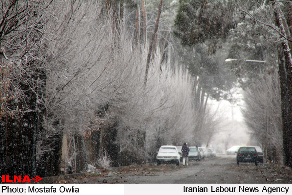 زمستانی‌شدن چهره پاییزی شهرهای شمالی ایران  هشدار به رانندگان برای تردد در جاده‌ها