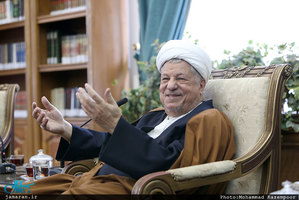 دیدار فرزندان شهدا و ایثارگران با فرمانده پدران خویش در دفاع مقدس