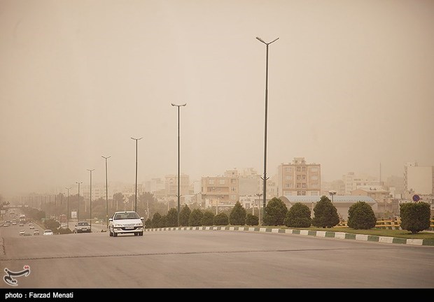 احتمال نفوذ گرد و غبار و آلودگی هوا برای نواحی جنوبی و غربی استان ایلام پیش بینی می شود