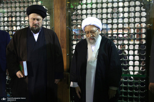 تجدید میثاق رئیس و جمعی از اعضای مجمع تشخیص مصلحت نظام با آرمان‌های امام خمینی (س)-2