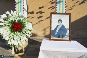 مراسم آغاز دهه فجر در بیت حضرت امام خمینی (س) در قم