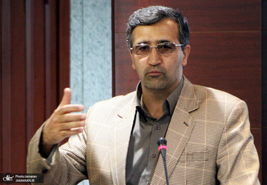 واکنش یک استاد حقوق به انتشار فیلمی از سخنان امام خمینی(س) در جماران
