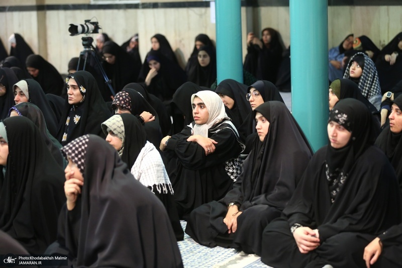 بازدید جمعی از داشجویان دانشگاه‌های آذربایجان شرقی از حسینیه جماران