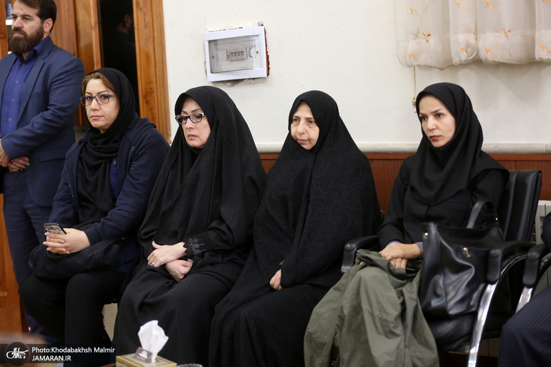 دیدارمدیران و جمعی از اعضای تحریه موسسه مطبوعاتی ایران و خبرگزاری ایرنا با سید حسن خمینی