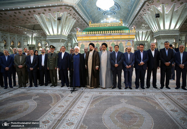 روحانی: «میزان رأی ملت است» یک شعار نبود؛ نظریه حقوقی و فقهی امام بود/ سید حسن خمینی:  امروز روز حمایت بیشتر از دولت و خدمت بیشتر به مردم است