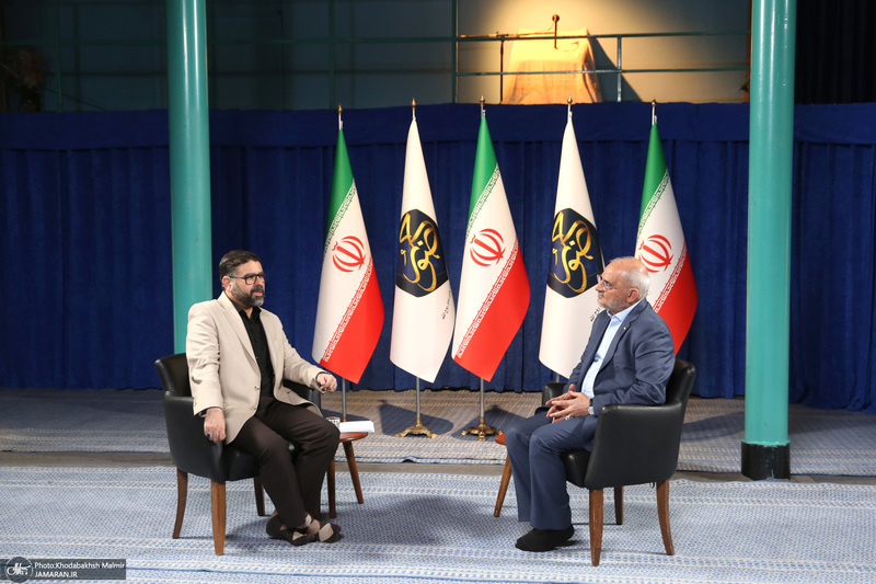 گفتگو حضور با حاجی میرزایی رئیس دفتر رئیس جمهور در حسینیه جماران