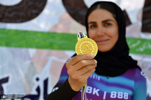 آخرین روز مسابقات دوچرخه سواری قهرمانی کشور جاده بانوان در حرم مطهر امام خمینی(س)