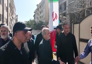 ببینید/ حضور پزشکیان در مناطق مسکونی تخریب شده توسط رژیم صهیونیستی