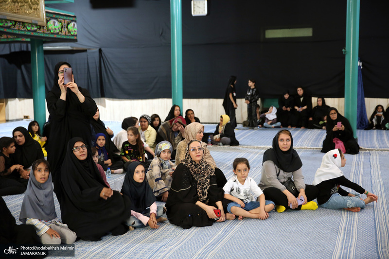 بازدید اقشار مختلف مردم از بیت امام خمینی (س) در جماران