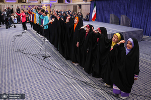 دیدار خانواده شهدای اقتدار با رهبر انقلاب در روز میلاد امیرالمومنین (ع)