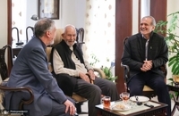 رئیس‌جمهور و وزیر فرهنگ با محمد علی موحد دیدار کردند (2)