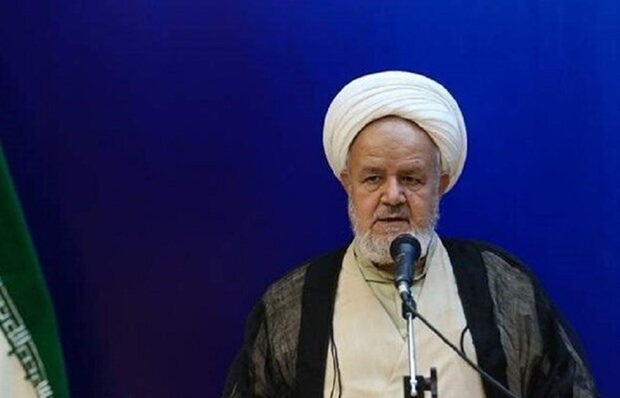 رئیس دفتر عقیدتی سیاسی فرمانده کل قوا خطاب به استاندار مازندران: غلط می‌کنی حجاب را قبول نداری! این حکومت، جمهوری اسلامی است / اگر من جای آن نگهبان استانداری بودم، اجازه ورود این فرد به استانداری را نمی‌دادم
