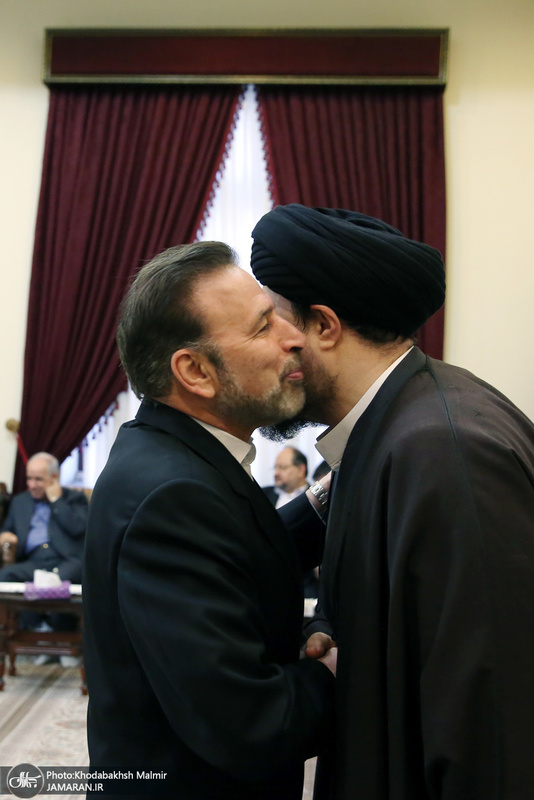 حاشیه های تجدید میثاق رئیس جمهور و اعضای هیأت دولت با آرمان‌های حضرت امام(س)