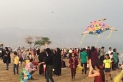 جشنواره بادبادکها در ساحل بندر دیر برگزار شد
