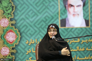 دیدار جمعی از خواهران نخبه عراقی با دکتر فاطمه طباطبایی در جماران