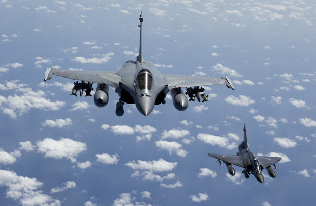 اوکراین برای اولین بار با استفاده از جنگنده‌های میراژ فرانسوی حمله روسیه را دفع کرد