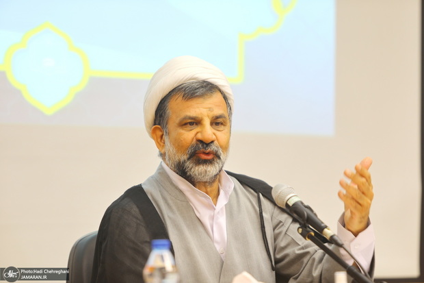  سخنان حجت الاسلام و المسلمین مهریزی در ششمین نشست تبیین مکتب امام خمینی با عنوان «جایگاه زن در مکتب فقهی امام(س)» 