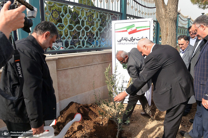 تجدید میثاق کارکنان منابع طبیعی و آبخیزداری کشور با آرمان های امام خمینی (س)