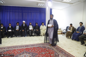 عمامه گذاری طلاب در روز میلاد پیامبر اکرم (ص) و امام صادق (ع) توسط مراجع تقلید