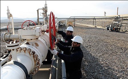 ایران و اسپانیا قرارداد 550 میلیون یورویی نفتی امضا کردند