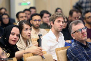 رونمایی و بررسی سه کتاب محمدجواد ظریف