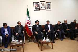 دیدارمدیران و جمعی از اعضای تحریه موسسه مطبوعاتی ایران و خبرگزاری ایرنا با سید حسن خمینی