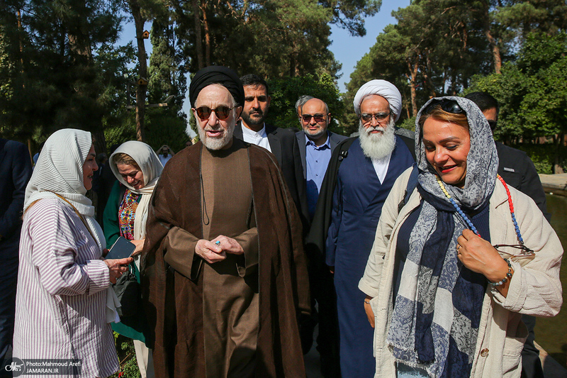 بازدید سید محمد خاتمی از باغ دولت آباد یزد