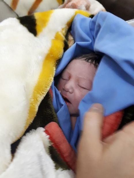 نوزاد در آمبولانس چشم به جهان گشود