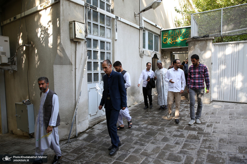 بازدید جمعی از مهمانان خارجی( آموزش پرورش الف تا ) از بیت امام خمینی (س) در جماران