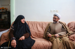 حضور رییس موسسه تنظیم و نشر آثار امام خمینی در گلزار شهدای خمین