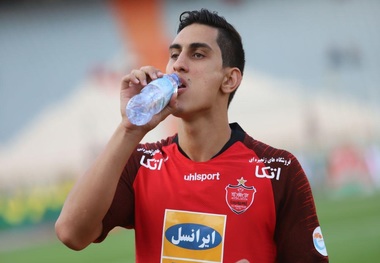 منصوریان به دنبال جذب بازیکن پرسپولیس