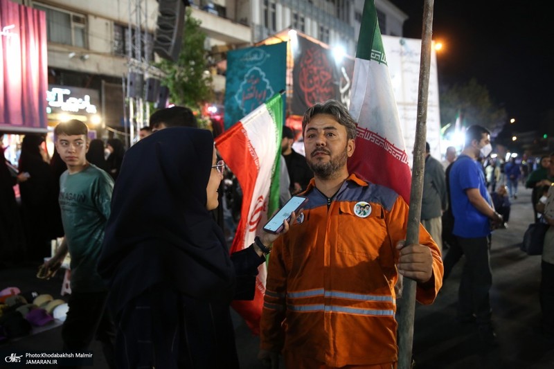 مردم میدان انقلاب در بدرقه تیم ملی به جام جهانی