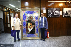 بازدید جمعی از مسئولین فرهنگی کشور لبنان از بیت امام خمینی (س) درجماران
